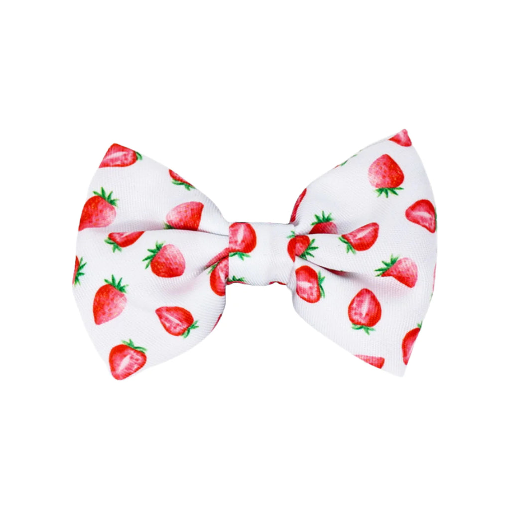 Strawberries & Cream Bow Tie